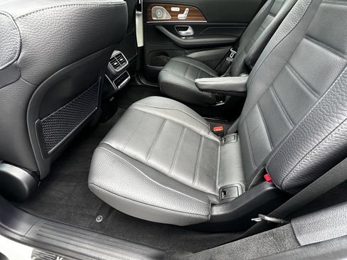 Certified 2025 Mercedes-Benz GLS 450 4MATIC image 24