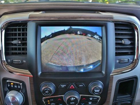 Used 2018 RAM 1500 Laramie image 19