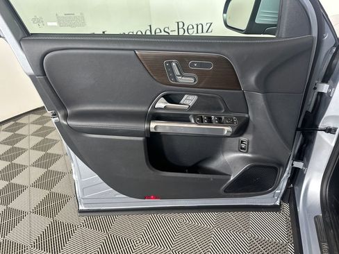 Certified 2025 Mercedes-Benz GLB 250 image 10