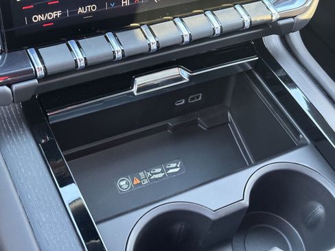 New 2026 GMC Yukon AT4 Ultimate w/ LPO, Floor Liner Package image 34