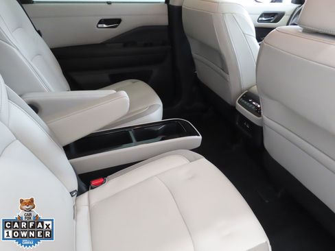 Used 2023 Nissan Pathfinder SL w/ SL Premium Package FWD image 28