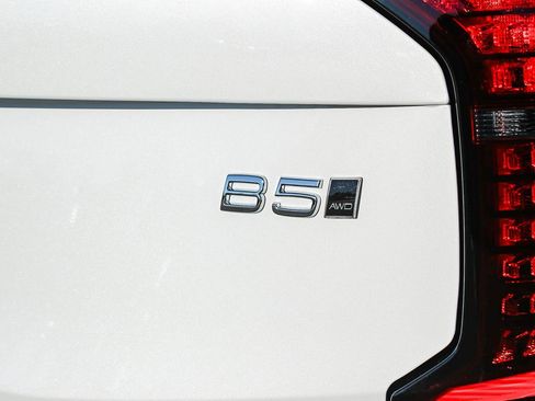 New 2026 Volvo XC90 B5 Plus image 12