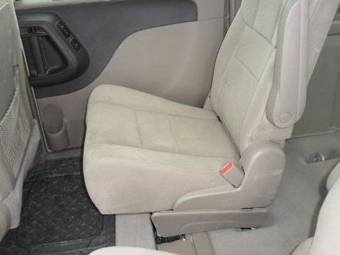 Used 2010 Chrysler Town & Country Limited w/ Entertainment Group #3 image 16