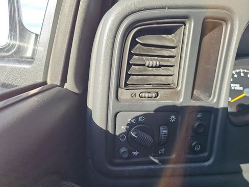 Used 2004 GMC Sierra 1500 SLE w/ Light Duty Power Package image 37