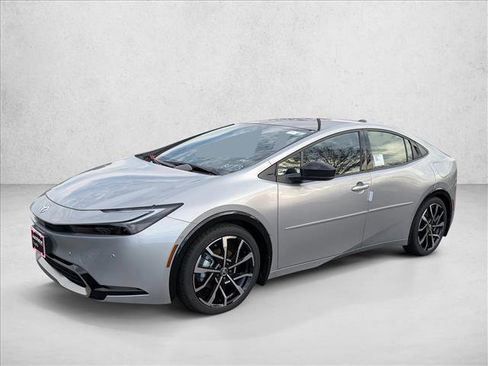 New 2026 Toyota Prius Plug-In Hybrid image 4