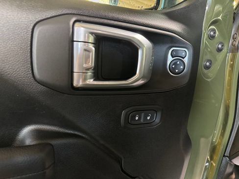 Used 2022 Jeep Wrangler Sport AWD/4WD image 14
