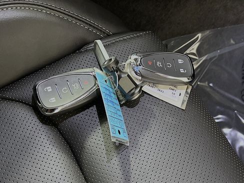 Used 2018 Chevrolet Camaro SS image 35