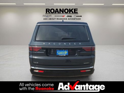 Used 2024 Jeep Wagoneer L Series III w/ Premium Group I image 13