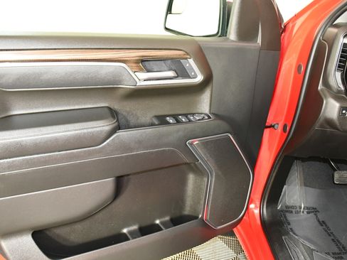 Used 2025 Chevrolet Silverado 1500 LT image 39