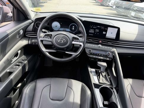 Certified 2023 Hyundai Elantra Limited FWD image 21