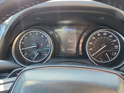 Used 2024 Toyota Camry SE image 16