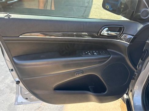 Used 2020 Jeep Grand Cherokee Trailhawk image 20