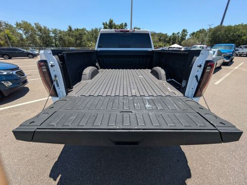 Used 2024 GMC Sierra 2500 AT4 w/ AT4 Premium Plus Package AWD/4WD image 12