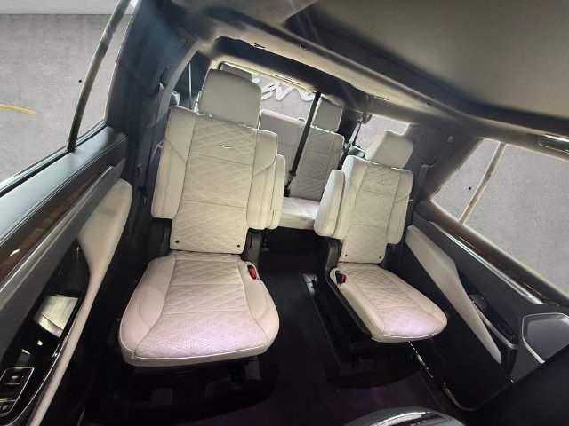 Certified 2025 Cadillac Escalade Sport Platinum AWD/4WD image 22