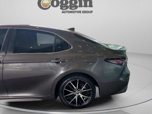 Used 2024 Toyota Camry SE image 6
