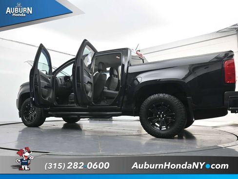 Used 2018 Chevrolet Colorado Z71 w/ Z71 Midnight Edition AWD/4WD image 38