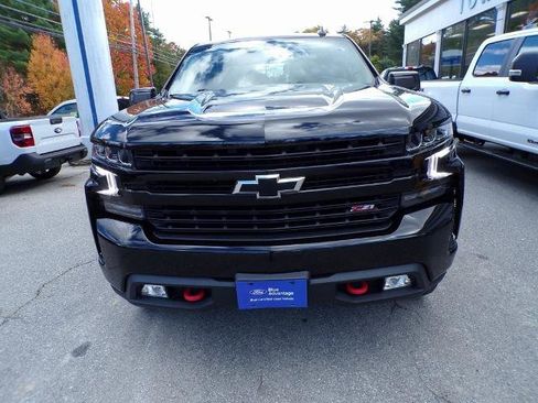 Used 2021 Chevrolet Silverado 1500 LT Trail Boss image 2