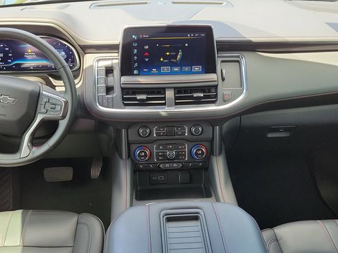 Used 2024 Chevrolet Suburban RST w/ Luxury Package image 16