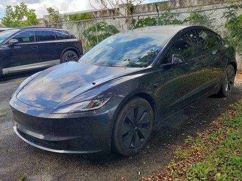 Used 2024 Tesla Model 3 Standard Range RWD image 2