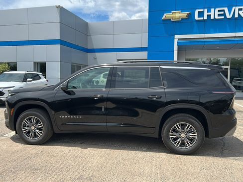 New 2026 Chevrolet Traverse LT w/ Driver Confidence Package AWD/4WD image 7