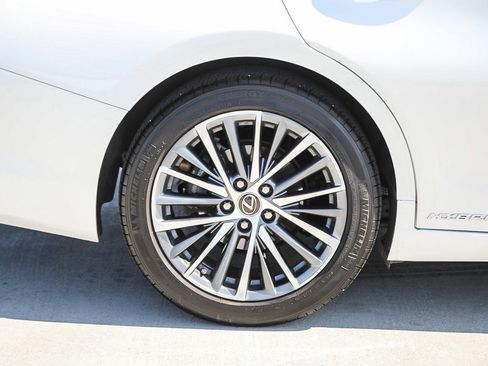 Used 2022 Lexus ES 300h w/ Premium Package image 11