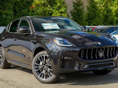 New 2025 Maserati Grecale GT image 1
