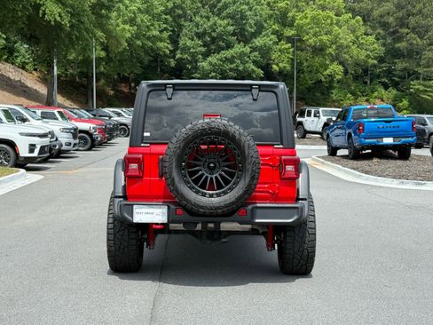 Used 2024 Jeep Wrangler Unlimited Rubicon AWD/4WD image 4