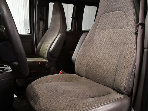 Used 2025 Chevrolet Express 3500 LT w/ LT Preferred Equipment Group image 21