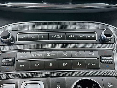 Used 2023 Hyundai Santa Fe SEL w/ Premium Package AWD/4WD image 18