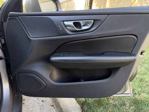 Used 2019 Volvo S60 T5 Momentum w/ Premium Package image 21