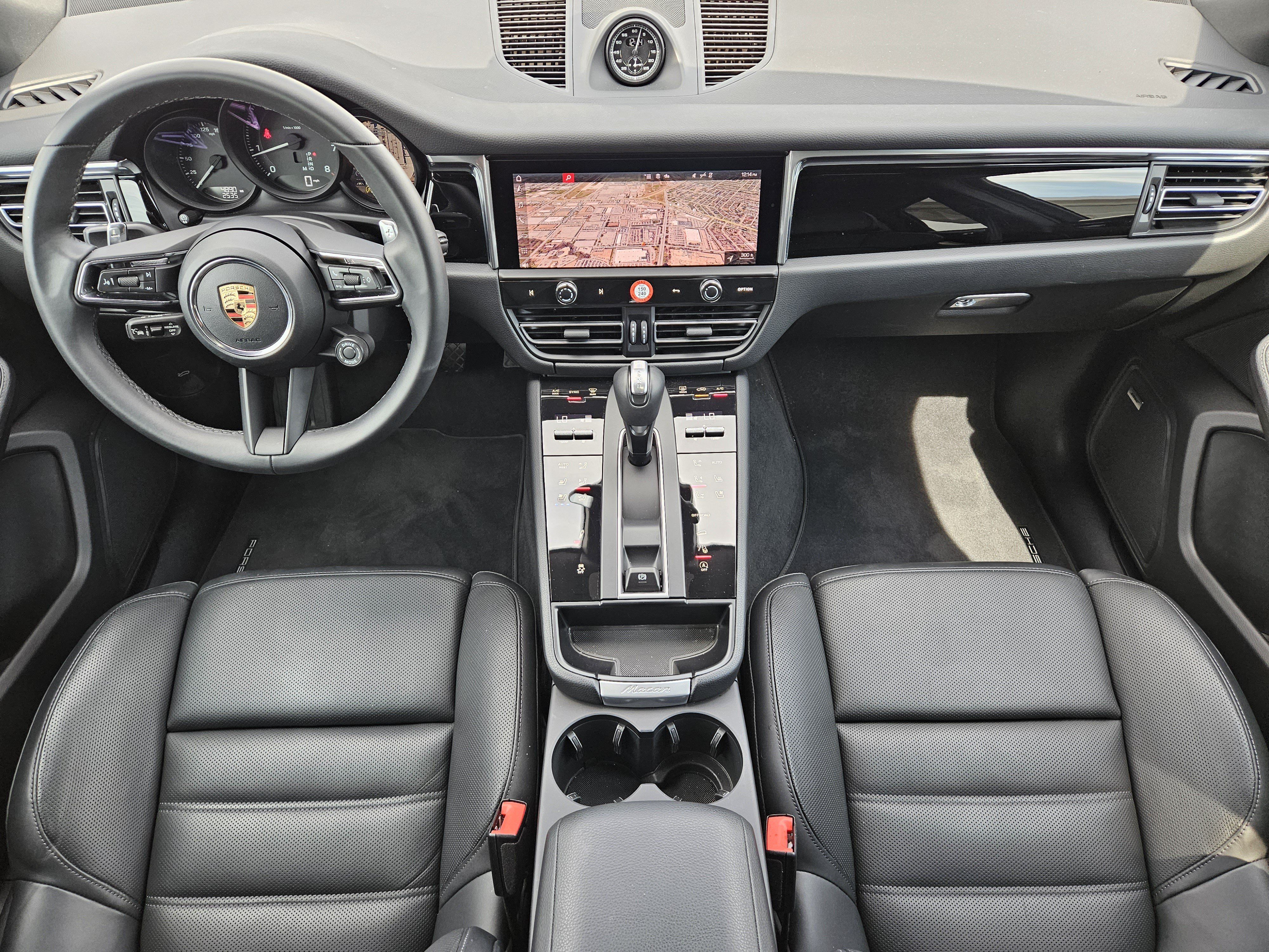 Certified 2026 Porsche Macan AWD/4WD image 24