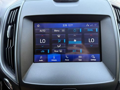 Used 2020 Ford Edge SE FWD image 34