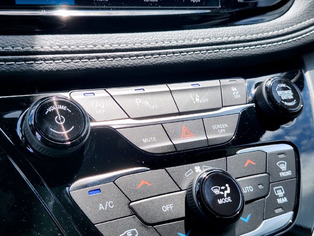 New 2027 Chrysler Pacifica Select AWD/4WD image 28