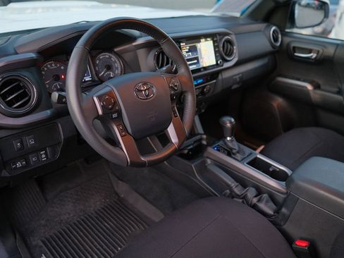 Used 2020 Toyota Tacoma TRD Sport image 14