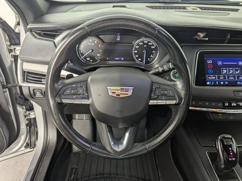 Used 2020 Cadillac XT4 Premium Luxury image 18