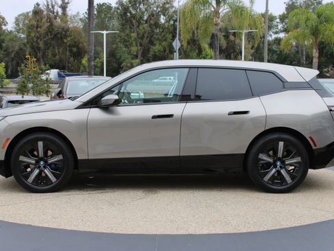 Used 2025 BMW iX xDrive50 w/ Premium Package AWD/4WD image 2