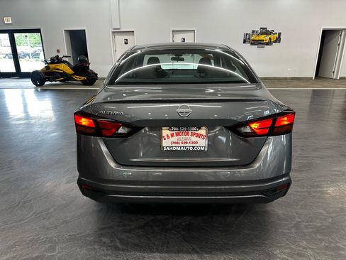 Used 2023 Nissan Altima 2.5 S FWD image 5