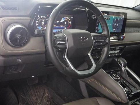 Used 2025 Chevrolet Colorado ZR2 w/ Technology Package AWD/4WD image 9