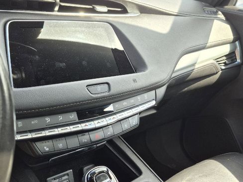 Used 2020 Cadillac XT4 Premium Luxury w/ Sun And Sound Package AWD/4WD image 9