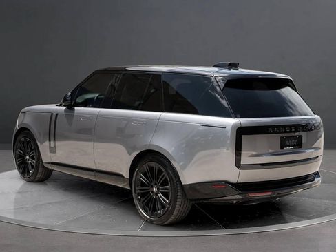 Used 2025 Land Rover Range Rover Autobiography AWD/4WD image 6