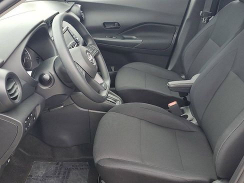 New 2024 Nissan Kicks S image 11