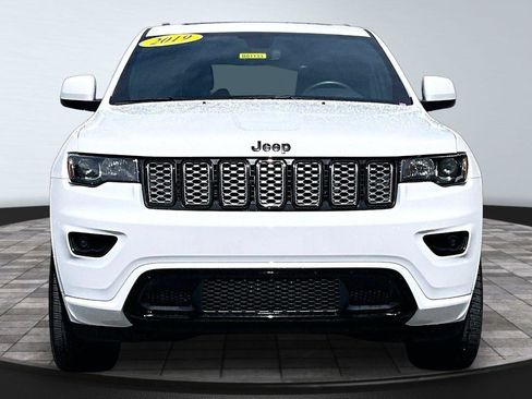 Used 2019 Jeep Grand Cherokee Altitude AWD/4WD image 4