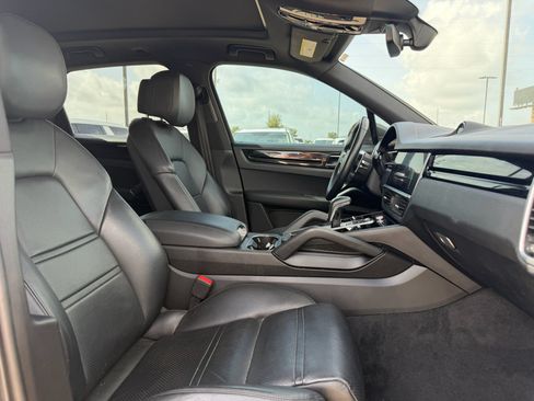 Used 2019 Porsche Cayenne AWD/4WD image 11