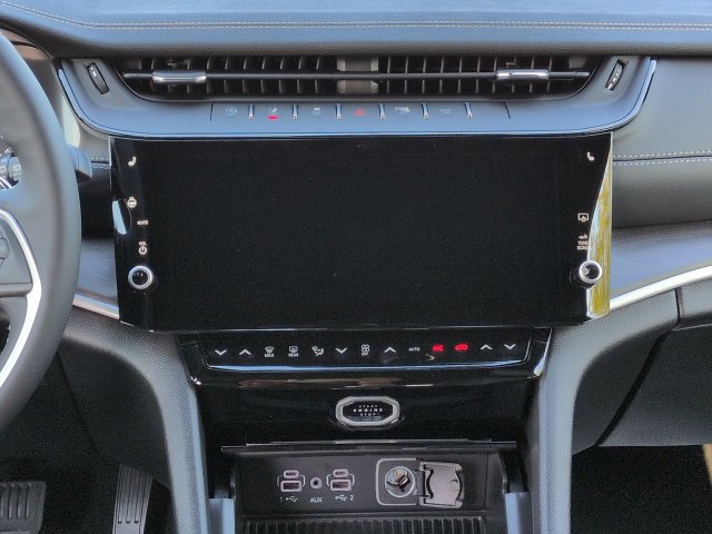 New 2027 Jeep Grand Cherokee Altitude RWD image 16