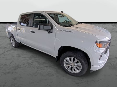 Used 2026 Chevrolet Silverado 1500 Custom AWD/4WD image 5