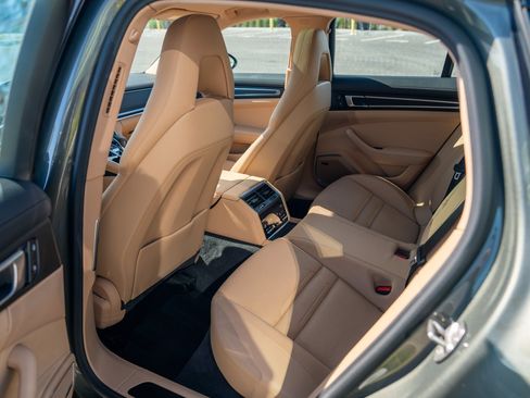 Certified 2023 Porsche Panamera 4 AWD/4WD image 24