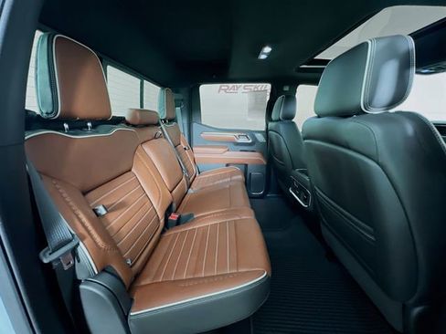 Used 2025 GMC Sierra 1500 Denali Ultimate image 44