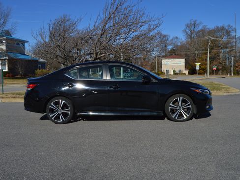 Used 2021 Nissan Sentra SR w/ SR Premium Package image 7