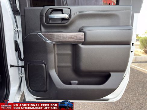 Used 2021 Chevrolet Silverado 2500 LTZ w/ LTZ Plus Package image 25