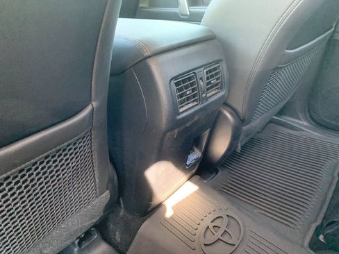 Used 2023 Toyota 4Runner SR5 Premium w/ Moonroof Package RWD image 15